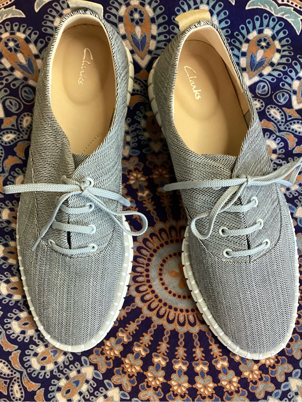 Clarks Light Gray Textile Lace-Up Blithe Oxford Sneakers 8.5